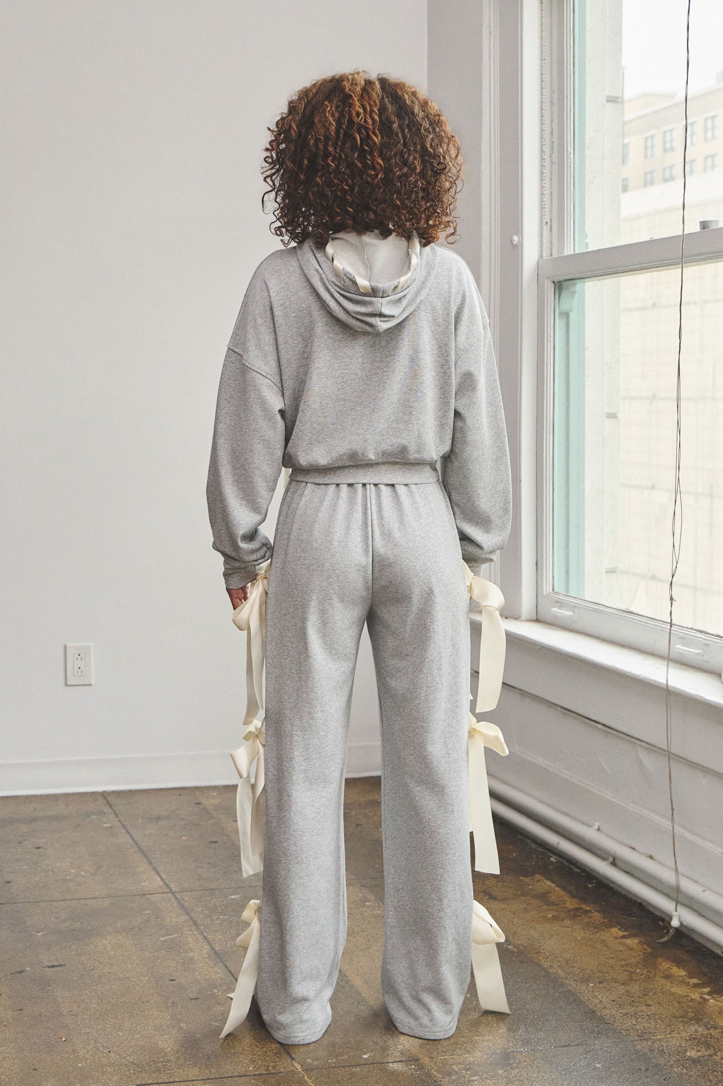 Women's Heather Grey Bow 2pc Sweatsuit