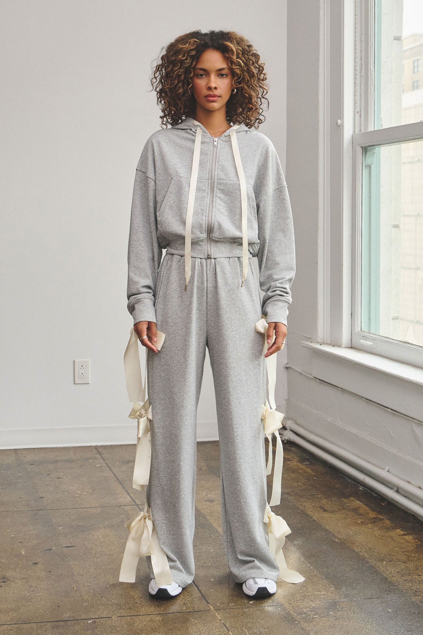 Women's Heather Grey Bow 2pc Sweatsuit