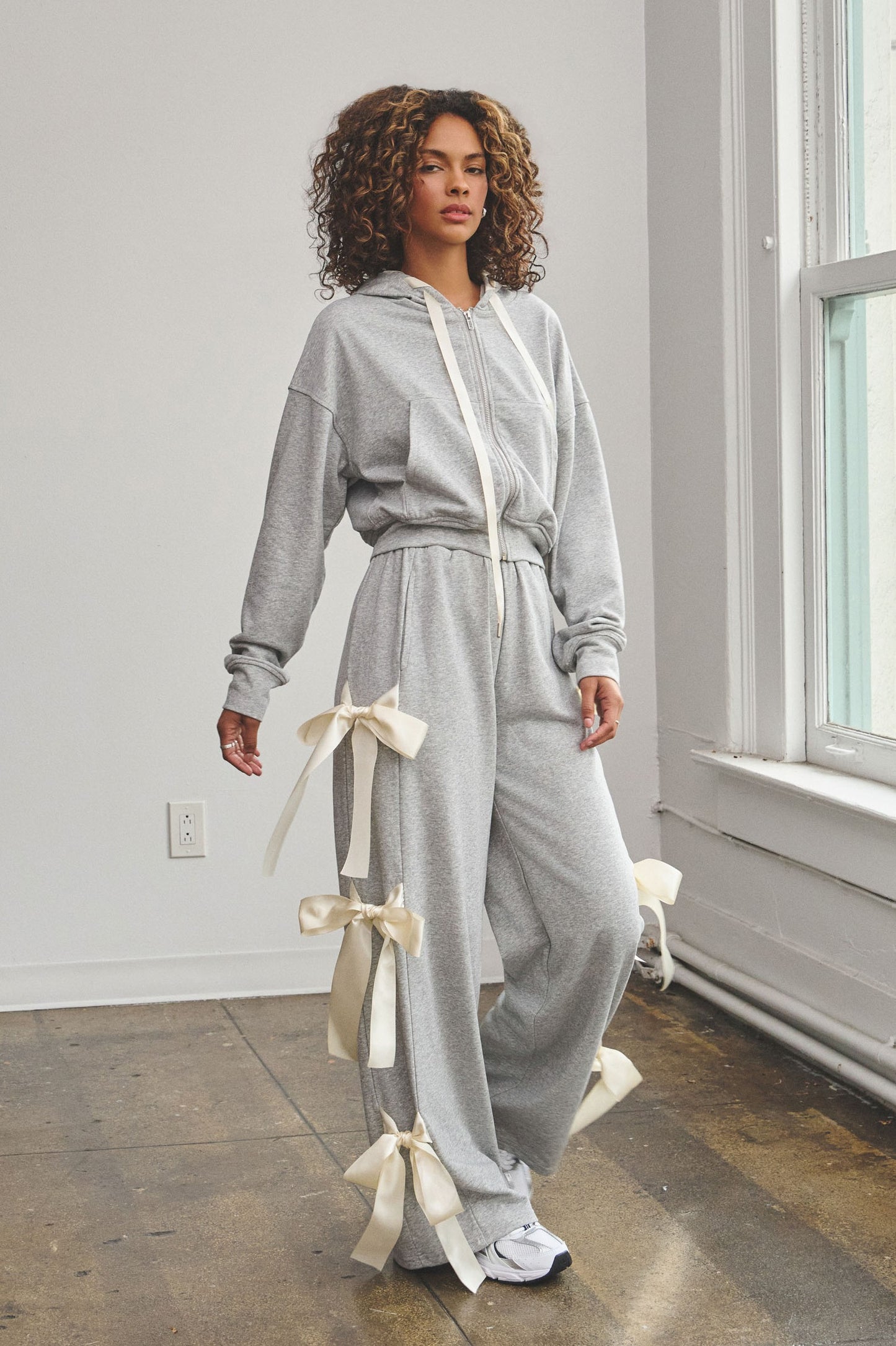 Women's Heather Grey Bow 2pc Sweatsuit