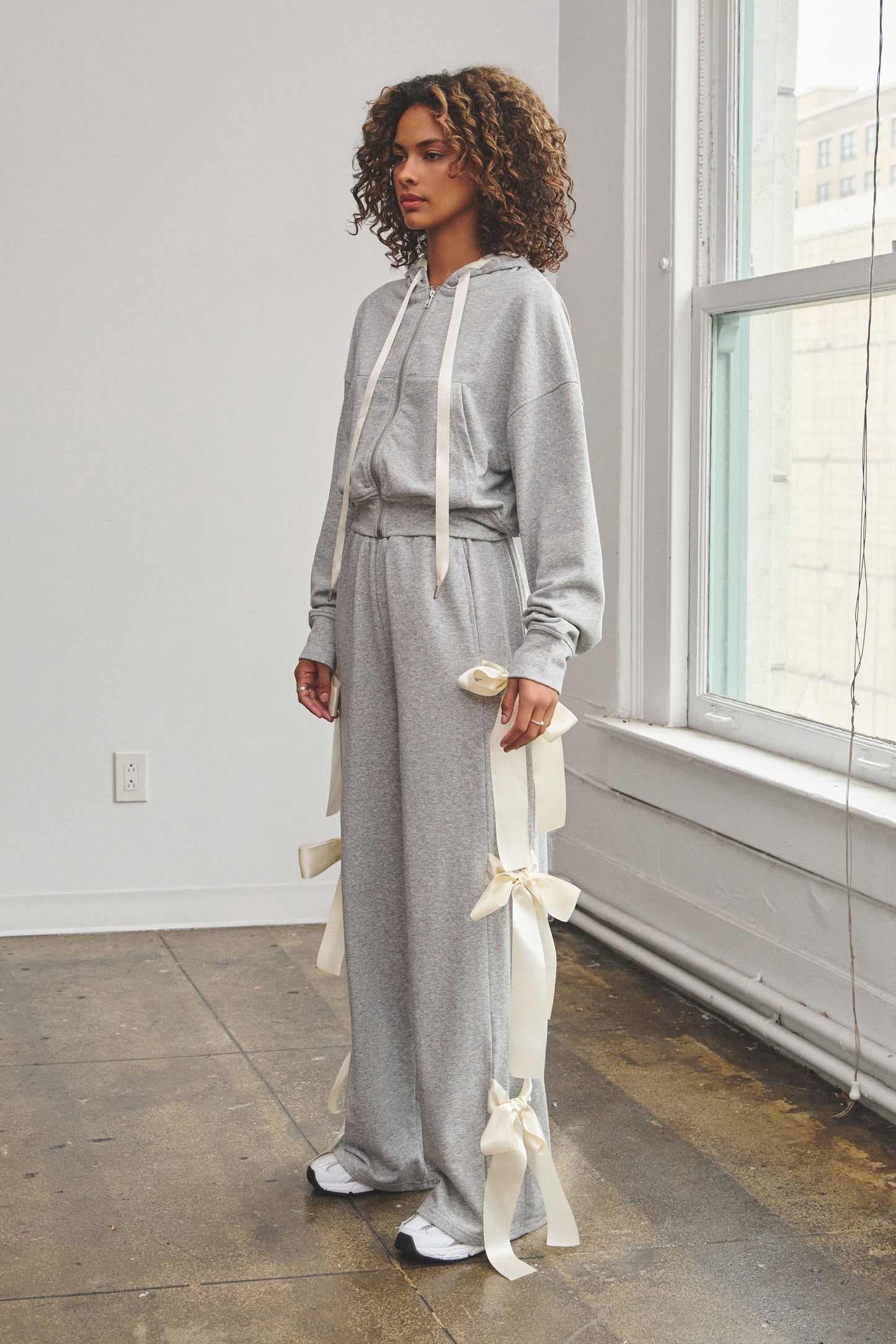 Women's Heather Grey Bow 2pc Sweatsuit