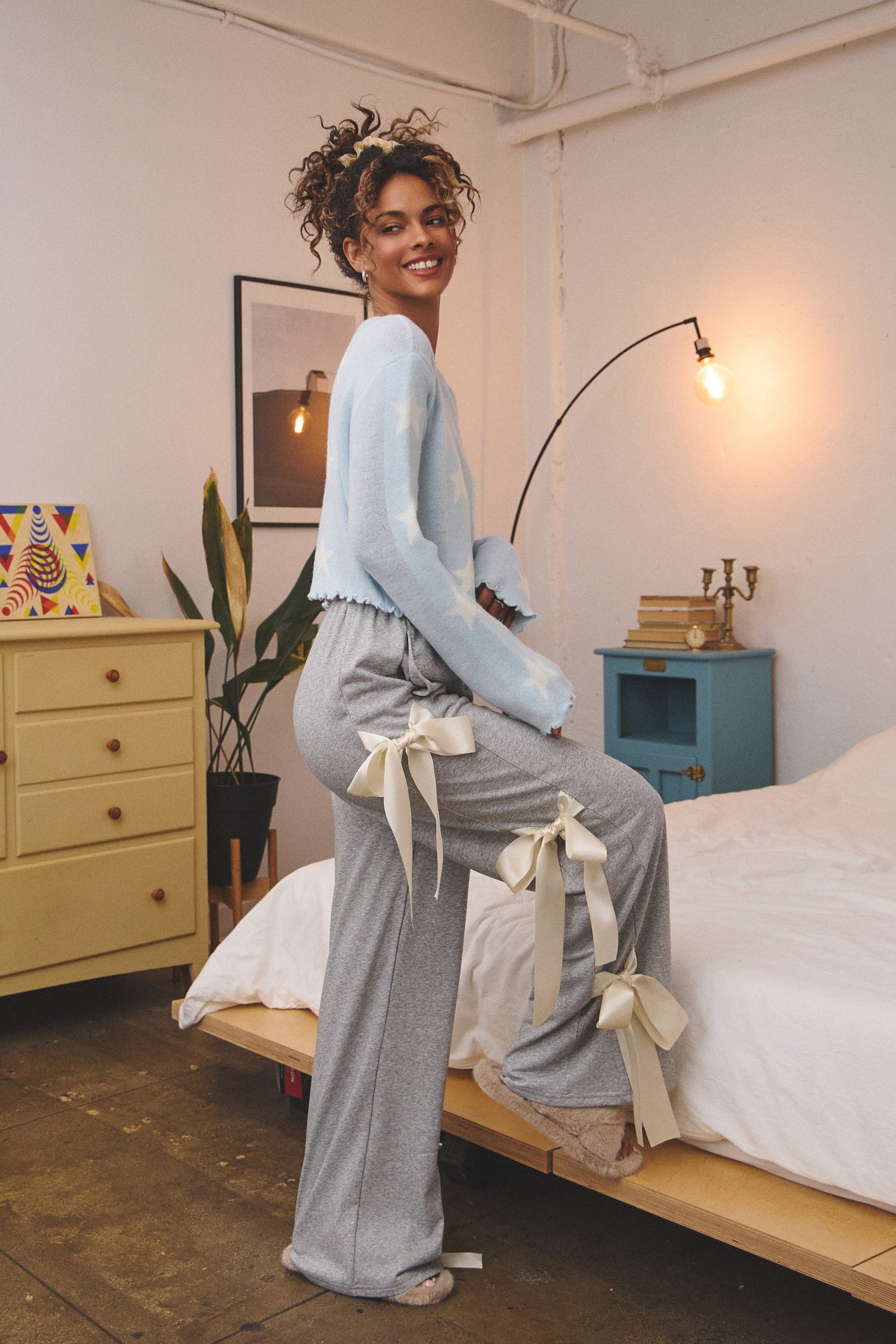 Women's Heather Grey Bow 2pc Sweatsuit